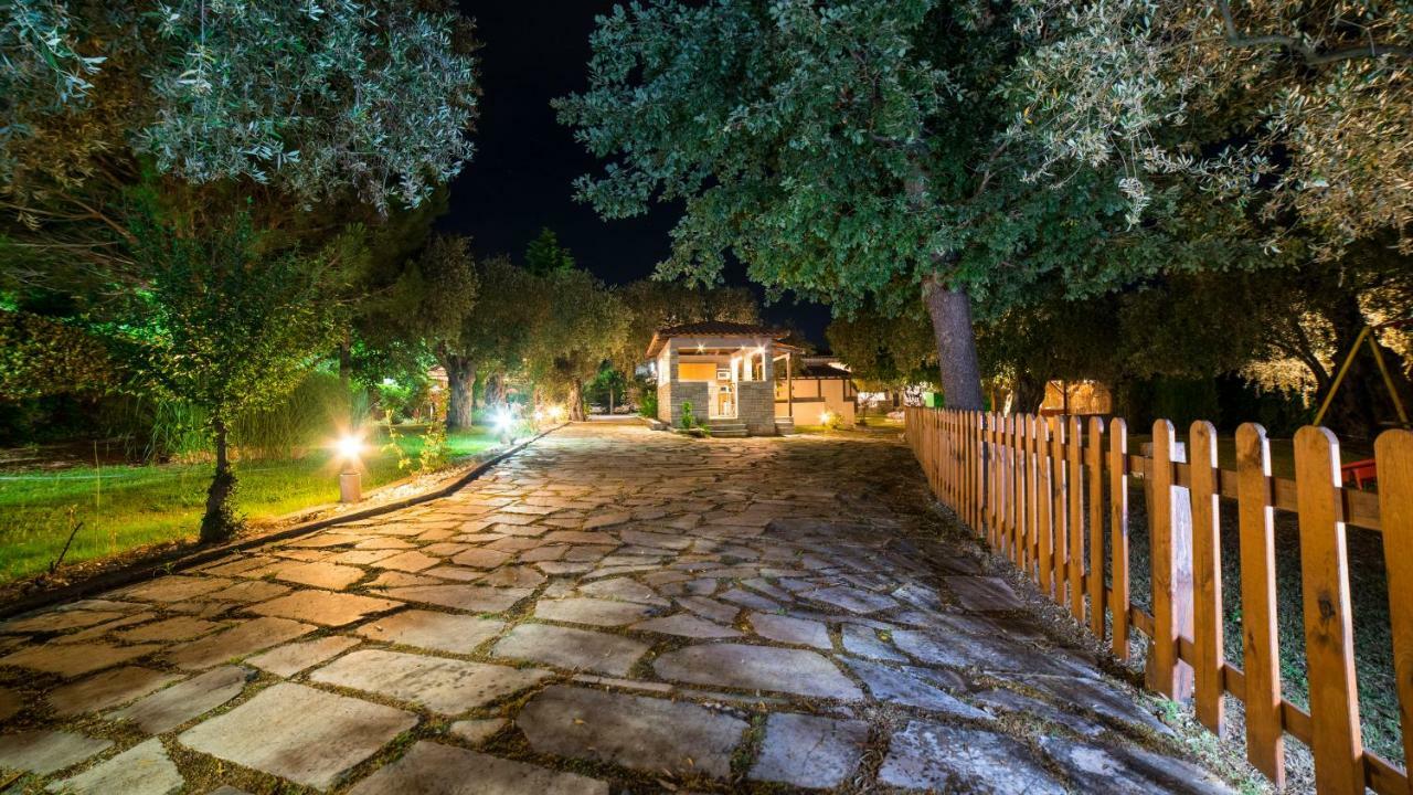 Aneton Aparthotel Chrysi Ammoudia Bagian luar foto